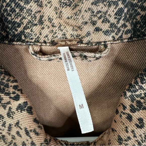 Free People Brown Snake Print Button Front Denim Trucker Jacket Size M - Picture 10 of 15